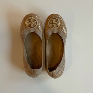 Women’s Tory Burch Flats, Nude Patent Leather, 5.5
